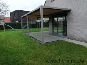 Cubola overkapping met Glazen wand
