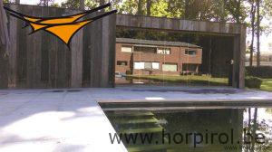 poolhouse met glazen schuifwanden