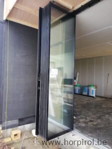 Schuif- en draaibare glazen wanden