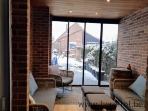 gezellige ruimte met glazen wand SF35